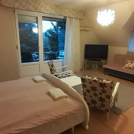Oazis Apartmanhaz *