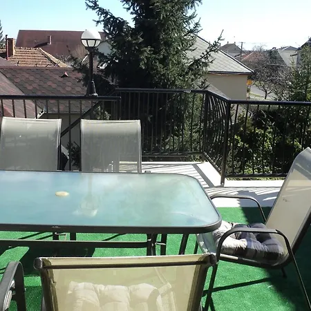 Oazis Apartmanhaz *