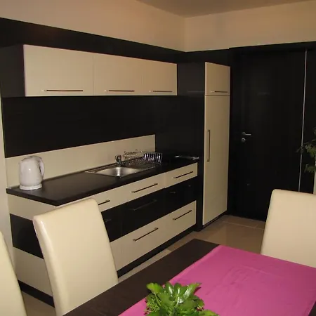 Apartament Oazis Apartmanhaz *