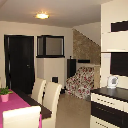 Oazis Apartmanhaz *