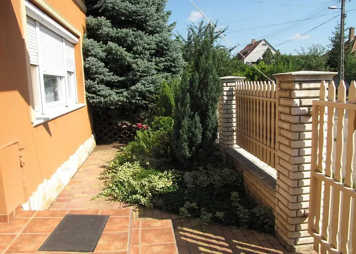 Oazis Apartmanhaz *