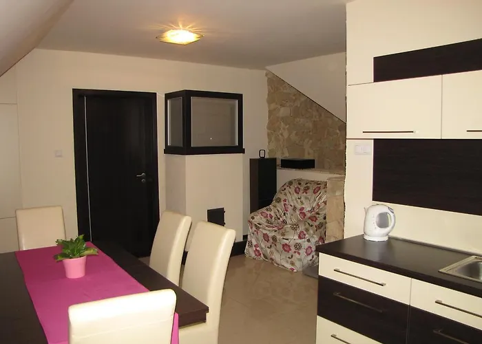 Oazis Apartmanhaz *